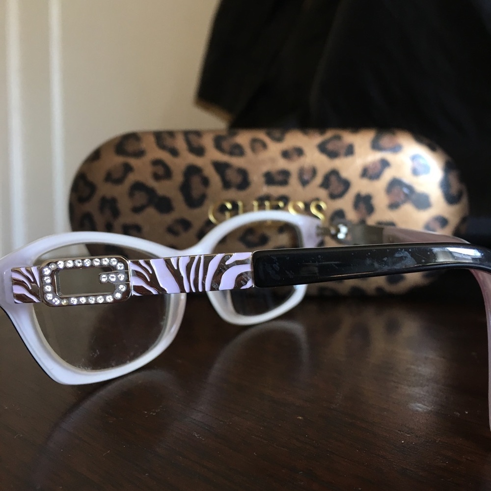 {GUESS} Rx glasses frames & case - Picture 4 of 8